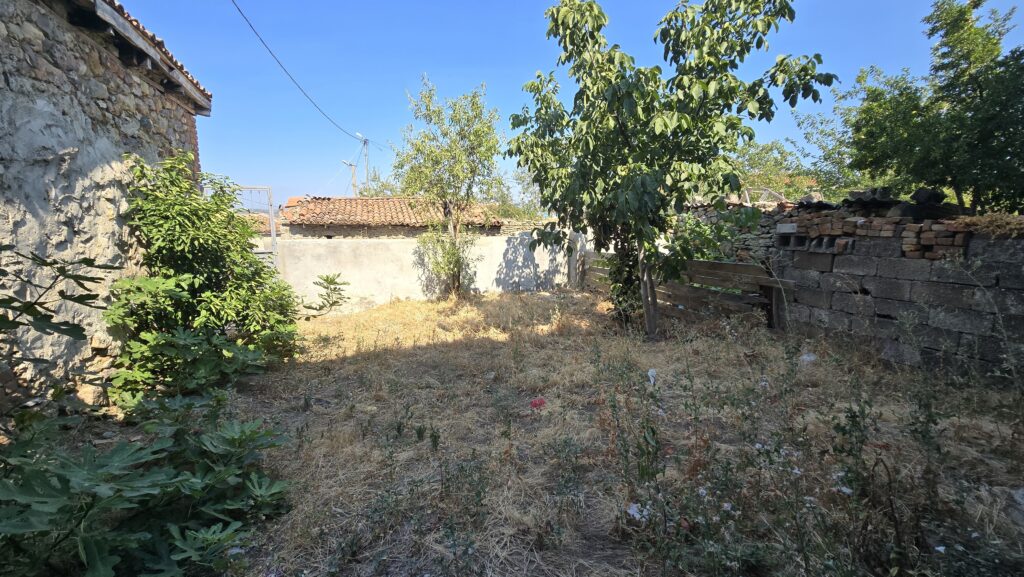 Gömeç Ulubeyler Satılık Köy Evi Bahçe