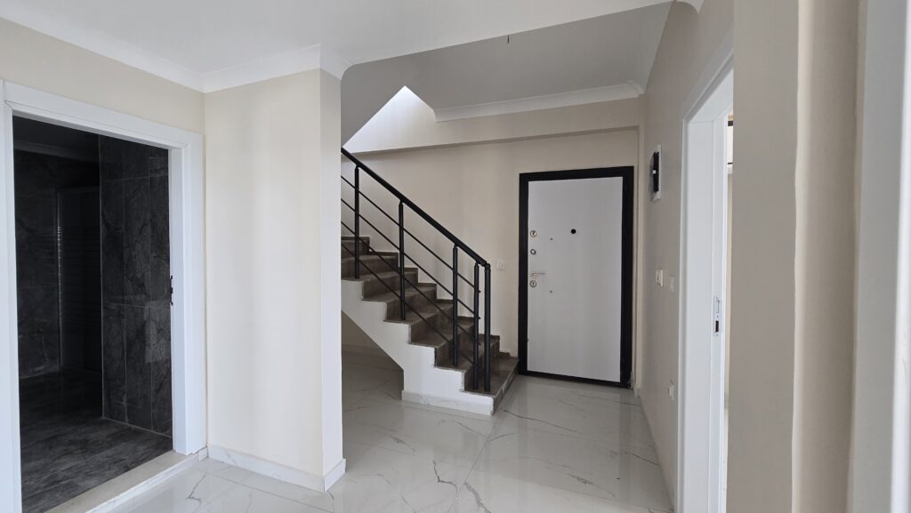 Gömeç Satılık 3+1 Dubleks Daire antre 3