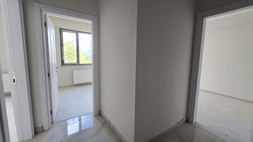 Gömeç Satılık Daire Ön Cephe Ara Kat Antre