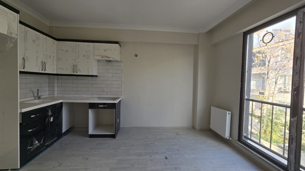 Gömeç Satılık Daire Ön Cephe Ara Kat Salon 2