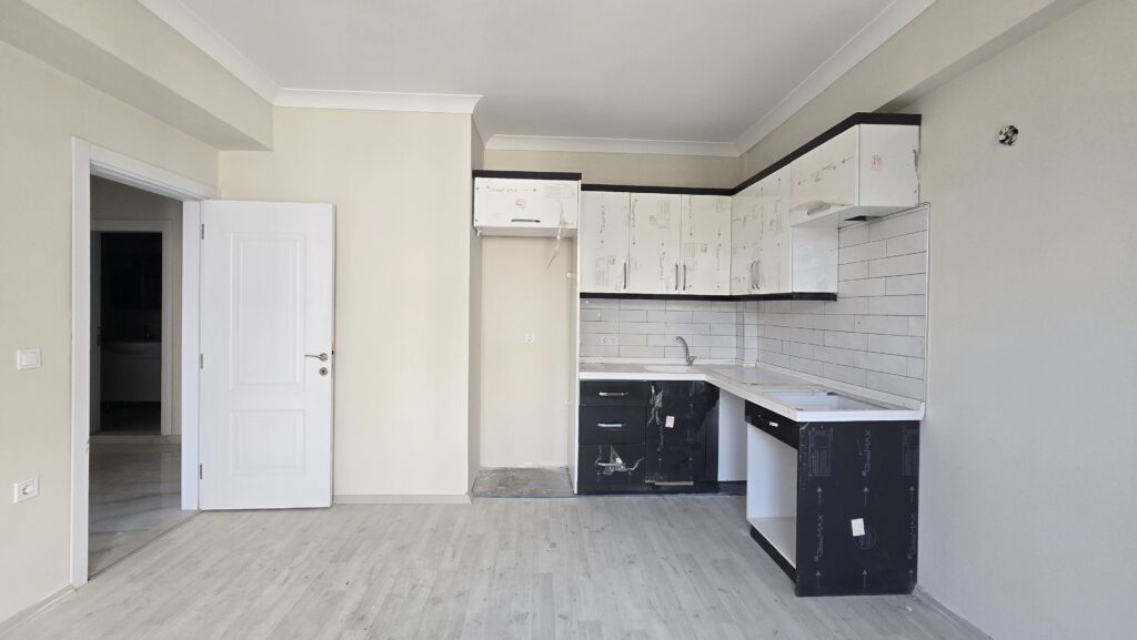 Gömeç Satılık Daire Ön Cephe Ara Kat Salon 4