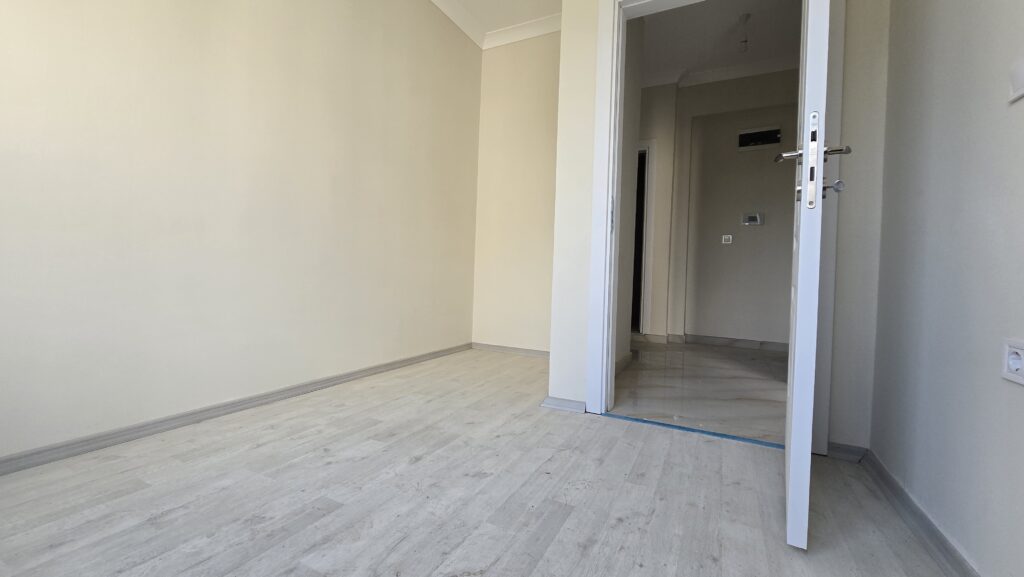 Gömeç Satılık Daire Ön Cephe Ara Kat Oda 3