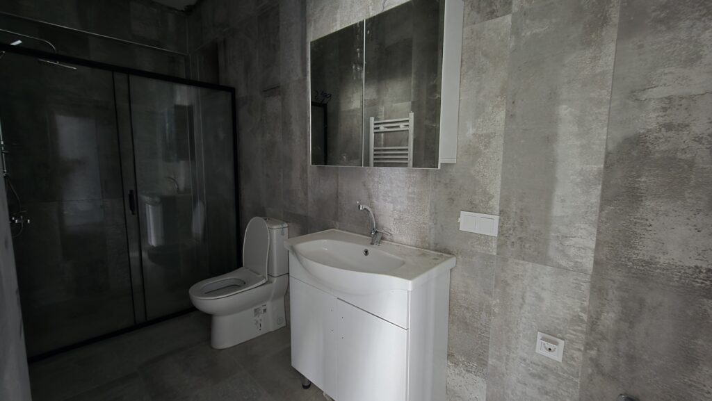 Gömeç Satılık Daire Ön Cephe Ara Kat Banyo