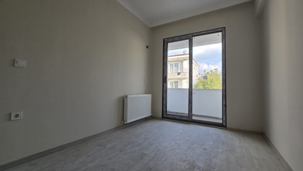 Gömeç Satılık Daire Ön Cephe Ara Kat Oda 7