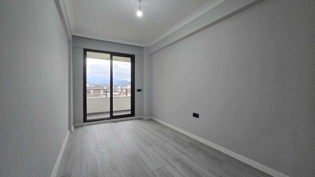 Gömeç Yaya Mahallesi 2+1 Ara Kat Daire Ana Cadde Üstü oda 2