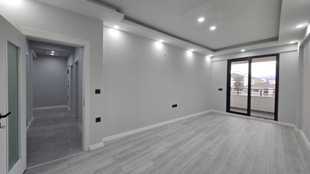 Gömeç Yaya Mahallesi 2+1 Ara Kat Daire Ana Cadde Üstü salon 1