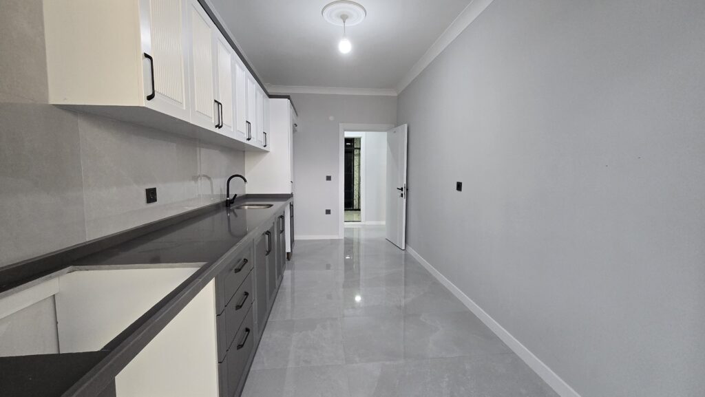 Gömeç Yaya Mahallesi 2+1 Ara Kat Daire Ana Cadde Üstü mutfak 3