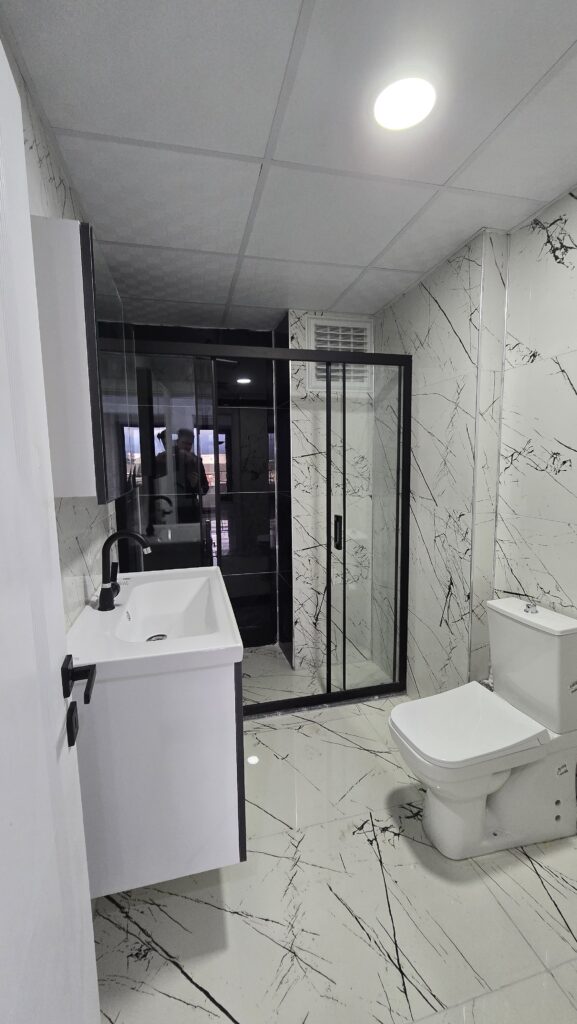 Gömeç Yaya Mahallesi 2+1 Ara Kat Daire Ana Cadde Üstü Banyo 1