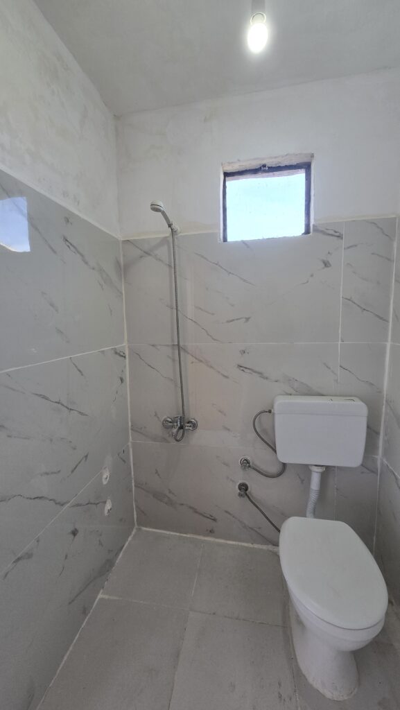 Gömeç Ulubeyler Satılık Köy Evi tuvalet 3