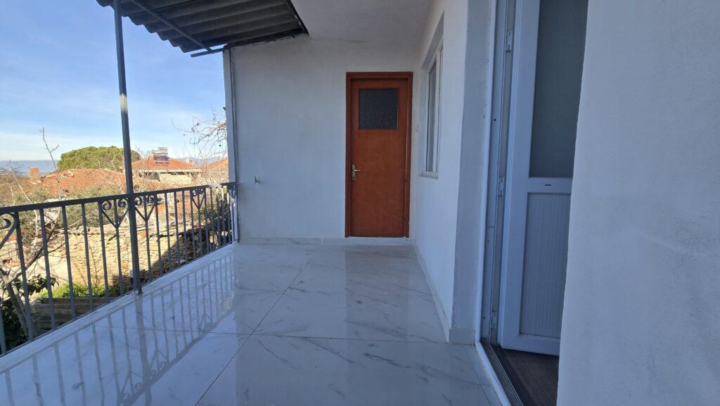 Gömeç Ulubeyler Satılık Köy Evi Balkon 5