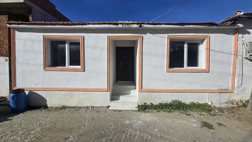 Gömeç Ulubeyler Satılık Köy Evi Ön cephe 3