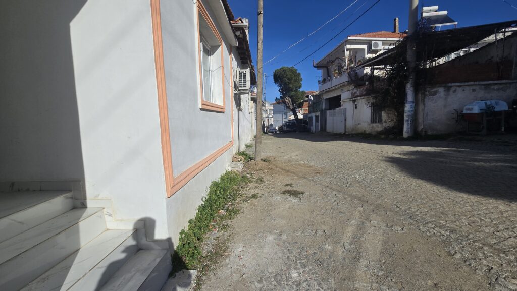 Gömeç Ulubeyler Satılık Köy Evi Ön cephe 4