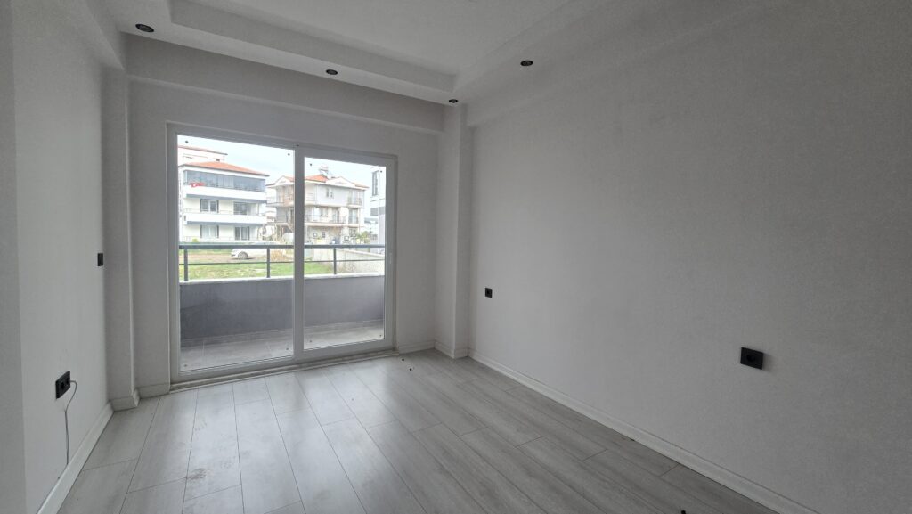 Gömeç kombisi takılı 2+1 daire yatak odası