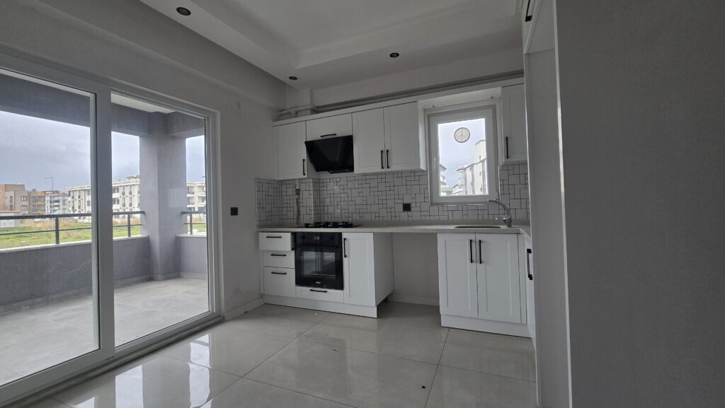 Gömeç satılık daire kombisi takılı  mutfak