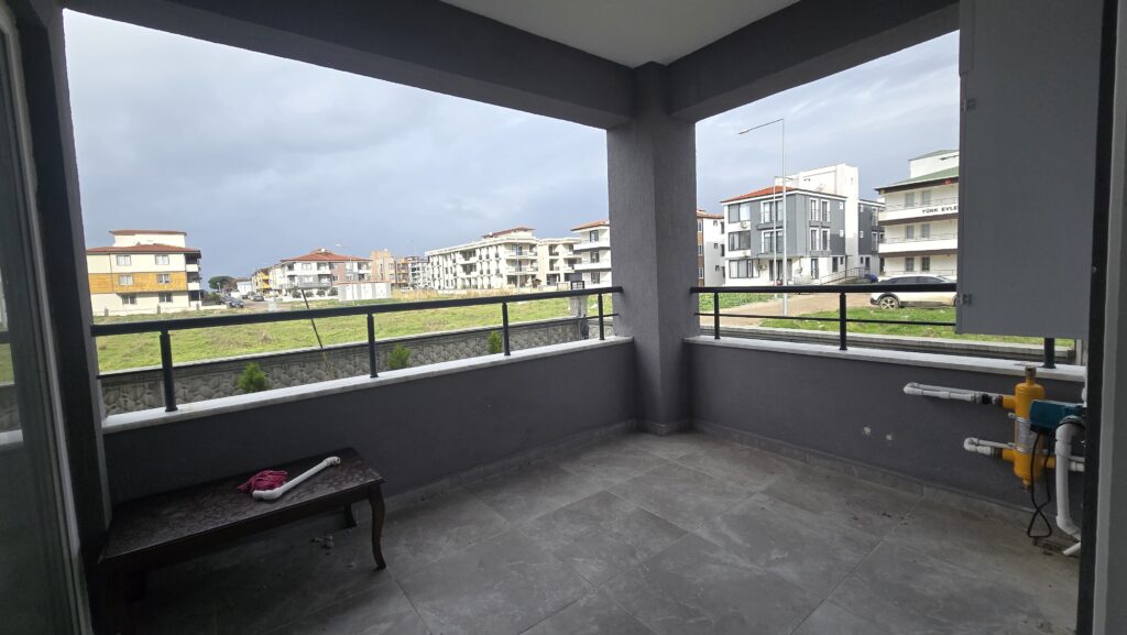 Gömeç satılık daire kombisi takılı balkon 1