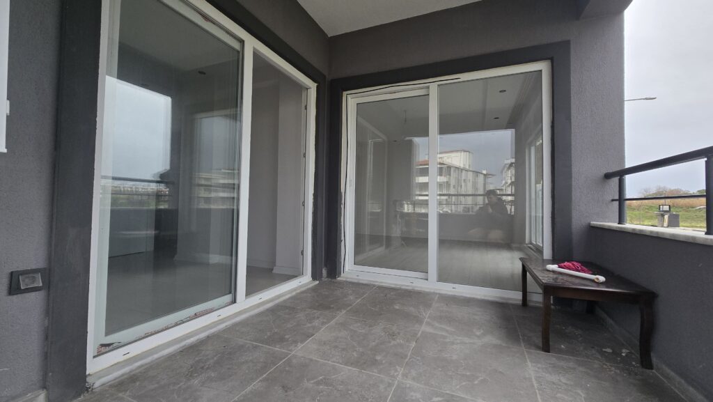Gömeç satılık daire kombisi takılı balkon 2