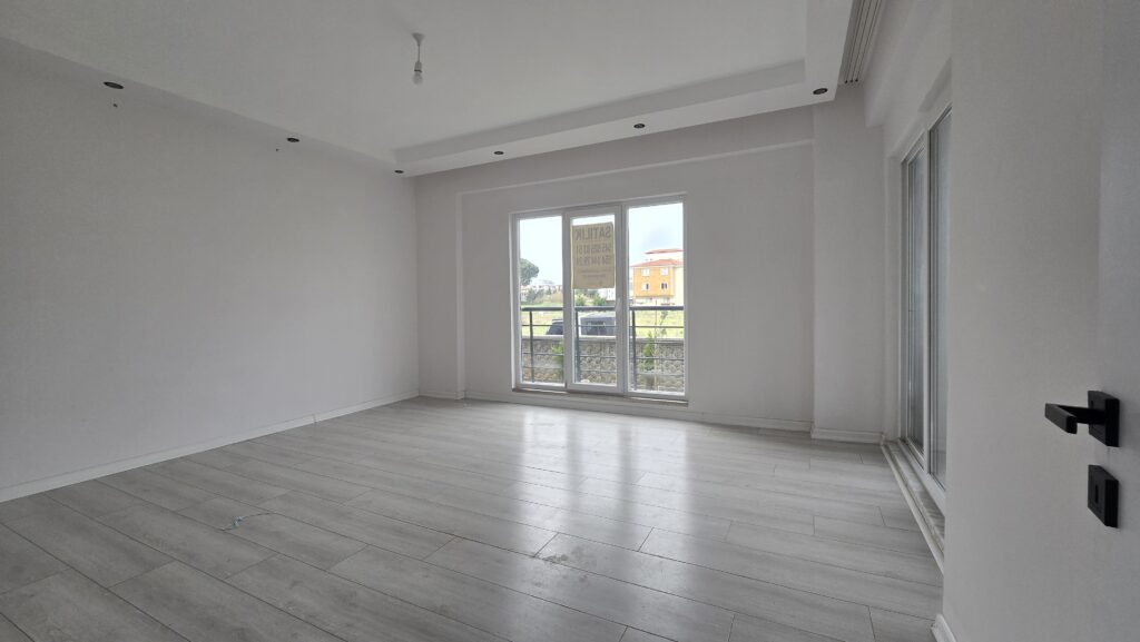 Gömeç satılık daire kombisi takılı salon 1