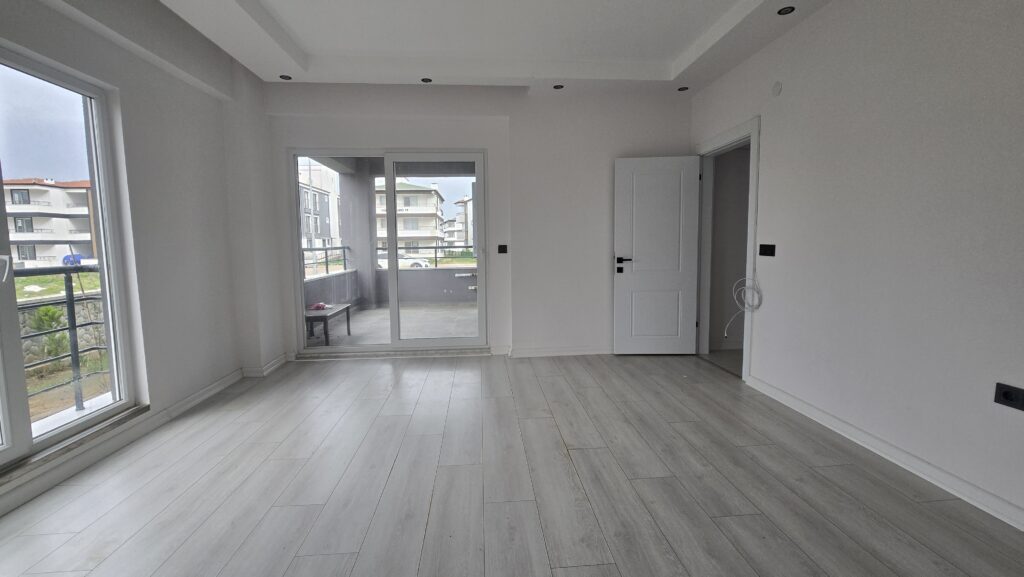 Gömeç satılık daire kombisi takılı salon 3