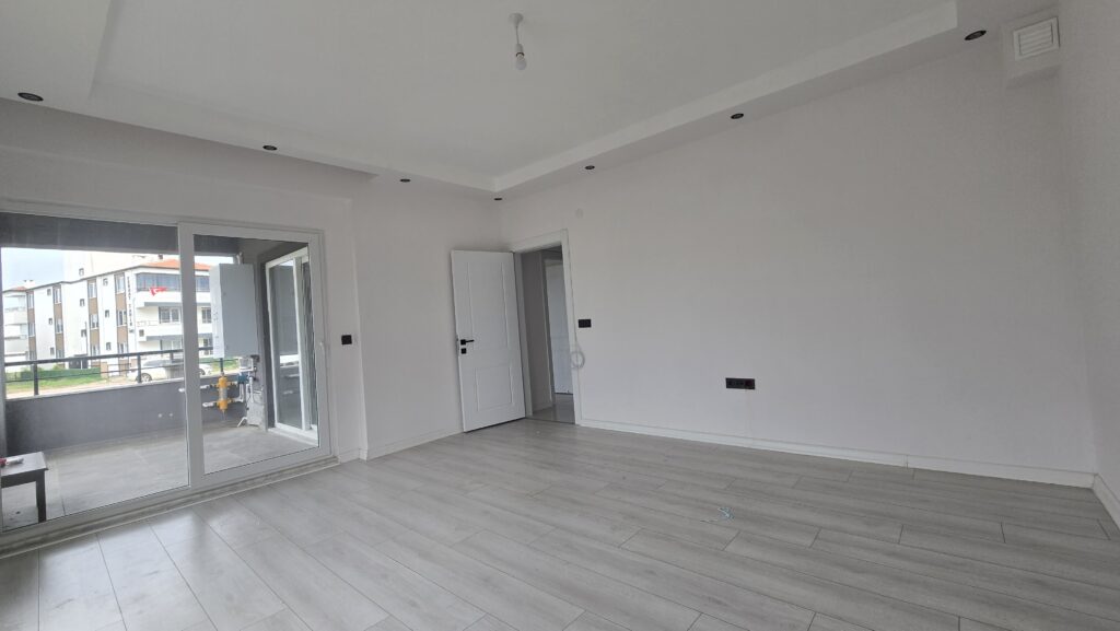 Gömeç satılık daire kombisi takılı salon 4