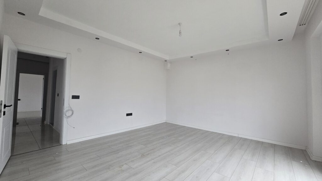 Gömeç satılık daire kombisi takılı salon 6