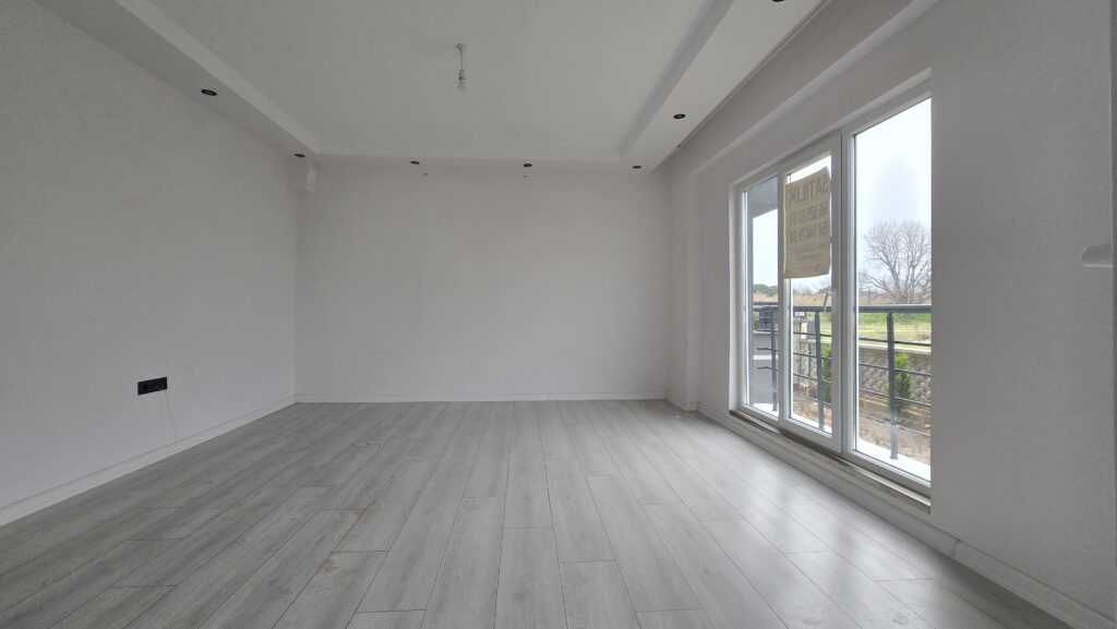 Gömeç satılık daire kombisi takılı salon 7