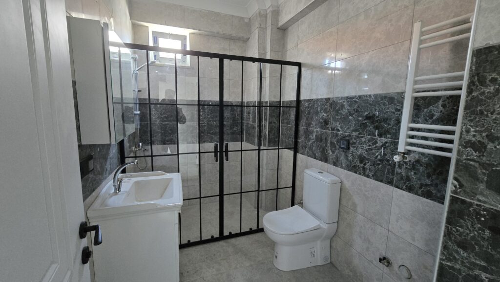 Gömeç satılık ön cephe banyo