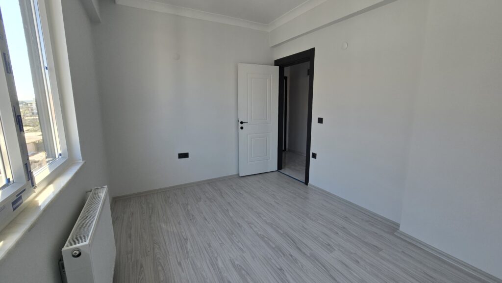 Gömeç satılık ön cephe çalışma odası